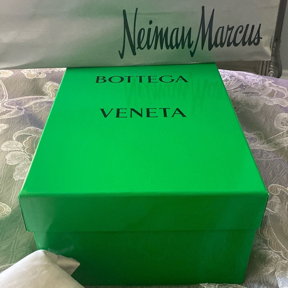 Bottega Veneta Cream and Green Set
